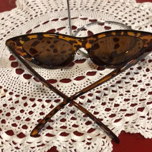 Trendy cats eye glasses in animal print - Picture 3 of 5